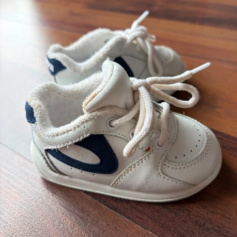OshKosh Bgosh Lil Orbit White Navy Leather Sneakers Infant Size 2.5 402402 2004‎